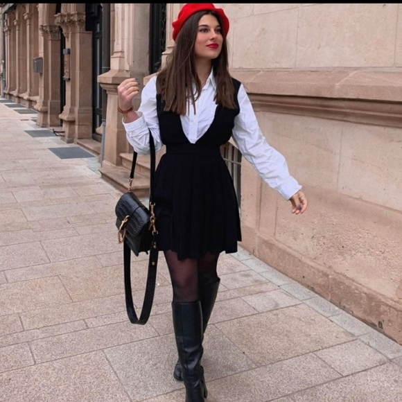 COPY - Zara overall dress - Picture 1 of 6